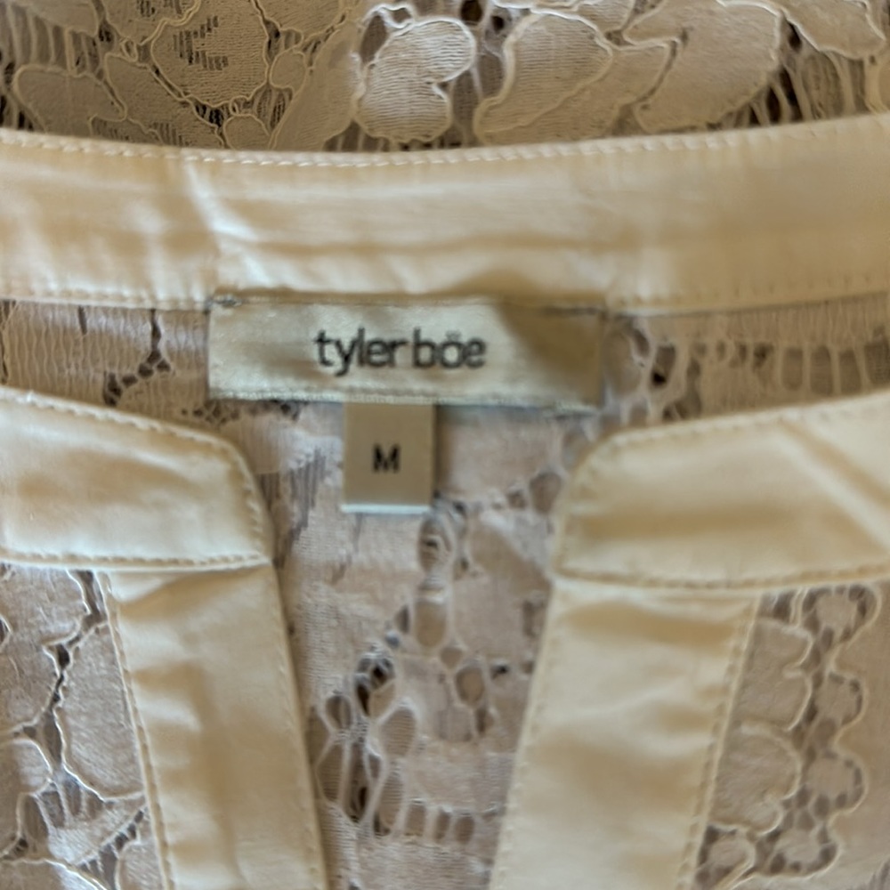 Tyler Boe White Sheer Floral Lace Popover Splitneck Tunic/BathingSuit Cover Med. - Picture 9 of 9
